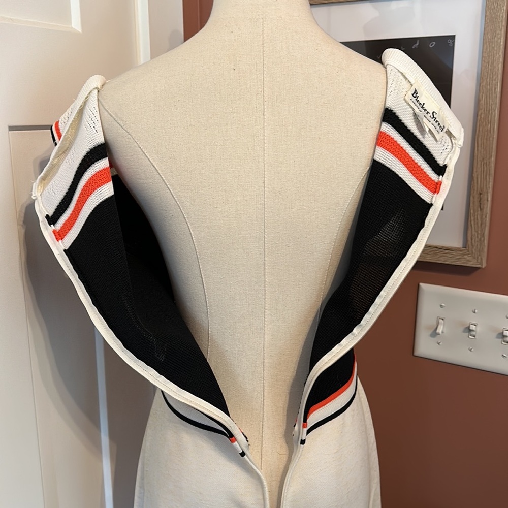 Vintage Bleeker Street polyester blend back zipper 10 capped sleeve knit dress - Picture 13 of 16